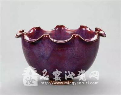 天青与紫霞 浅析汝瓷与钧瓷的艺术分野及汝窑生产特色